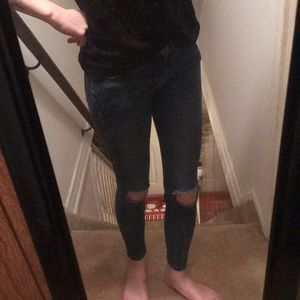 torn knee Free People Jeans!